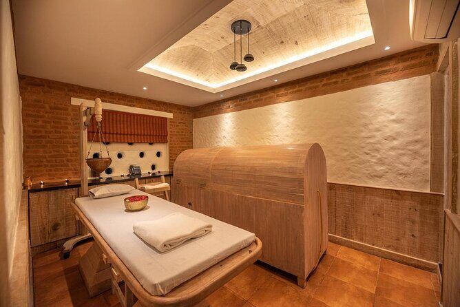 21 Day Ayurveda & Yoga Retreat in the Himalayan country, Nepal - The treatment menu: Abhyanga, Shirodhara, and the Panchakarma arc