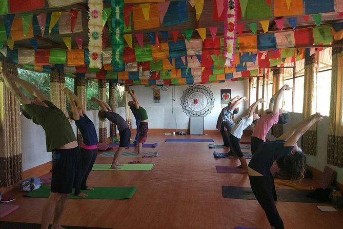 8 Days Holiday Yoga, Meditation, Tour & Hiking Retreat in Kathmandu, Nepal - Group size and guide support: why organization matters in Kathmandu