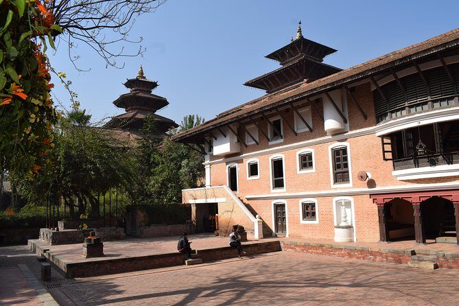 City tour of Bhaktapur and Patan Durbar Square - Patan Durbar Square: royal buildings, palace mood, real details