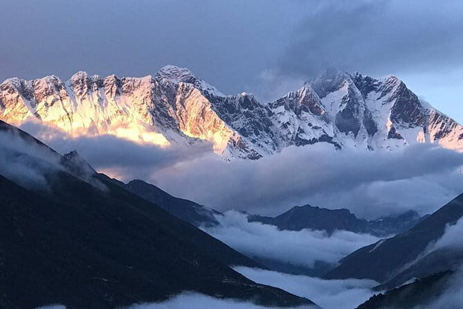 Everest Base Camp - Everest Base Camp: The Goal Is Clear, the Journey Is the Point
