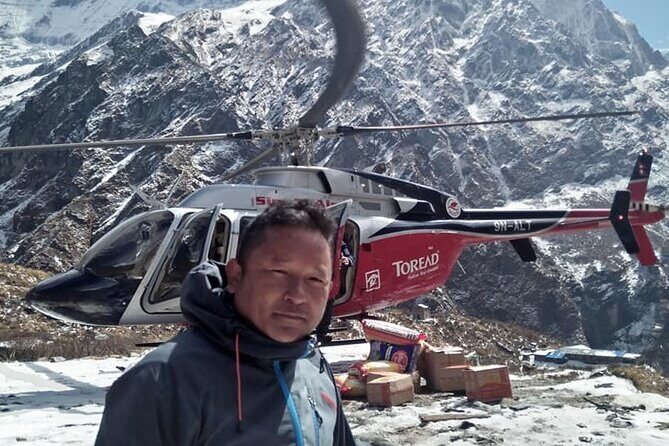 Everest Base Camp Helicopter Tour Stop at Hotel Everest View. - Aircraft, weight limit, and the comfort/safety reality check