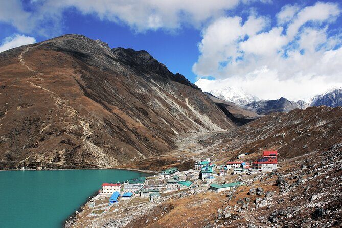 Everest Gokyo Valley Trek - 12 days - Day 4: Phortse direction via Khumjung hill and monastery landmarks