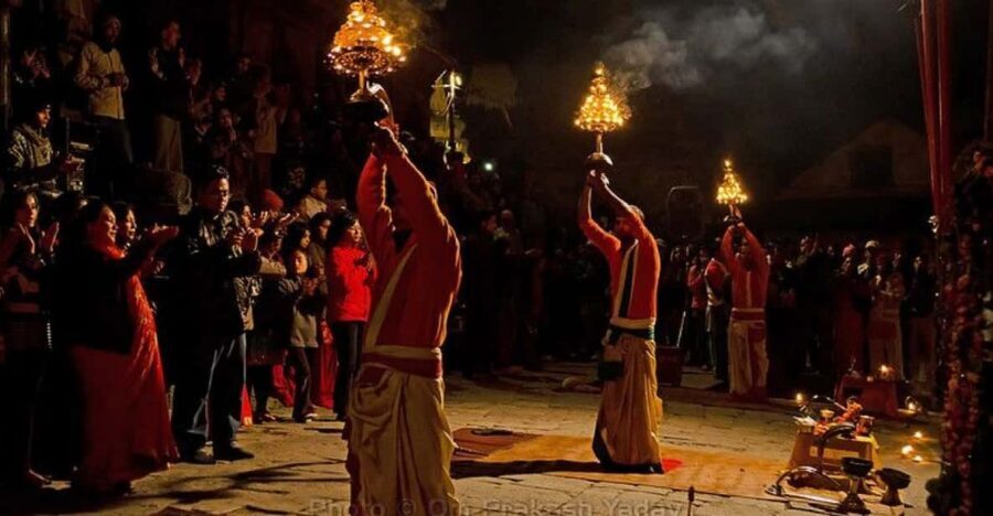 Kathmandu: Pashupatinath Temple Aarti Night Tour - Pashupatinath at night: why the Aarti feels different