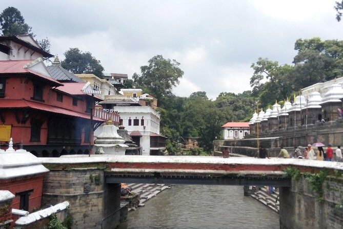 Kathmandu Spiritual Sites: Bodhnath & Pashupatinath Tour - Public Transport in Thamel: A Small-Group Way to Feel the City