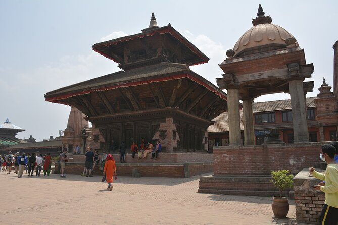 Kathmandu Valley Trek - Day 1: Sundarijal to Chisapani, with the lift of stone steps