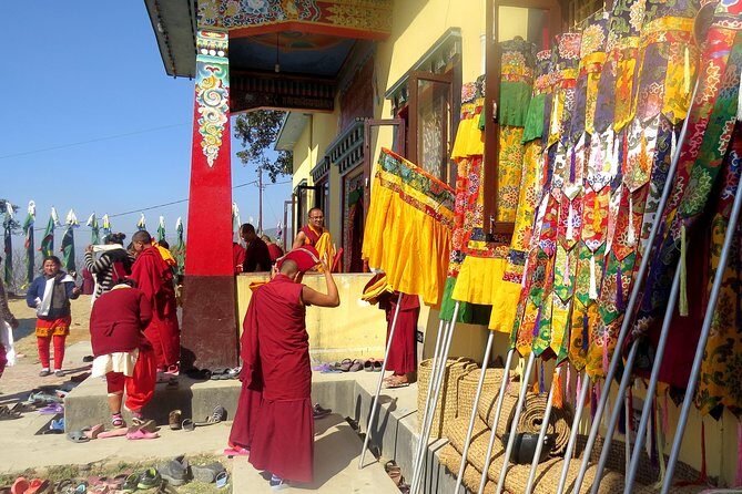 Lunch with Nuns - Monastery - Shivapuri Nagarjun National Park: a second act after the monastery