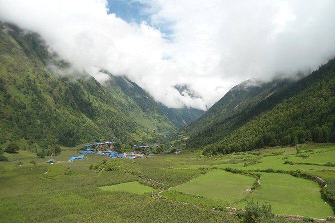 Manaslu Circuit Trek - Days 6–7: Samagaun (Sama/Ryo) and acclimatization—360-degree days and optional hikes