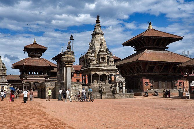 Private Bhaktapur and Nagarkot Day Tour From Kathmandu - Bhaktapur Durbar Square: UNESCO streets with real context