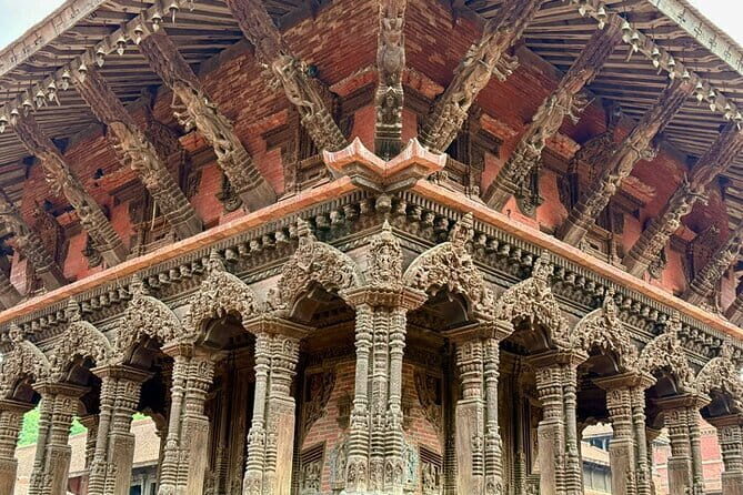 Private Full-Day Kathmandu All 7 UNESCO World Heritage Sites Tour - Stop 5: Changu Narayan Temple for a hilltop Vishnu shrine