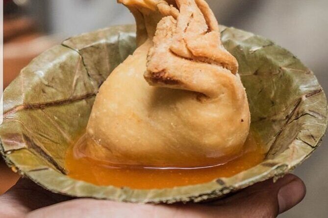 Walking Street Food Tour in Kathmandu - Stop 2: Kathmandu Durbar Square’s Palace-Era Atmosphere
